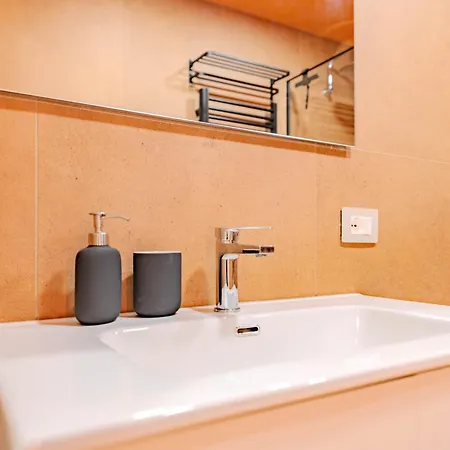 Le Due Dimore Di Corso Torino 3* Новара